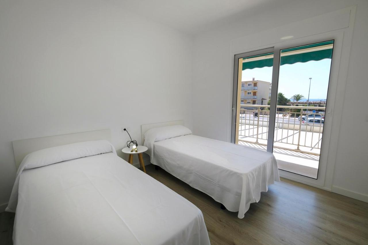 Apartaments Alex Cambrils Bagian luar foto