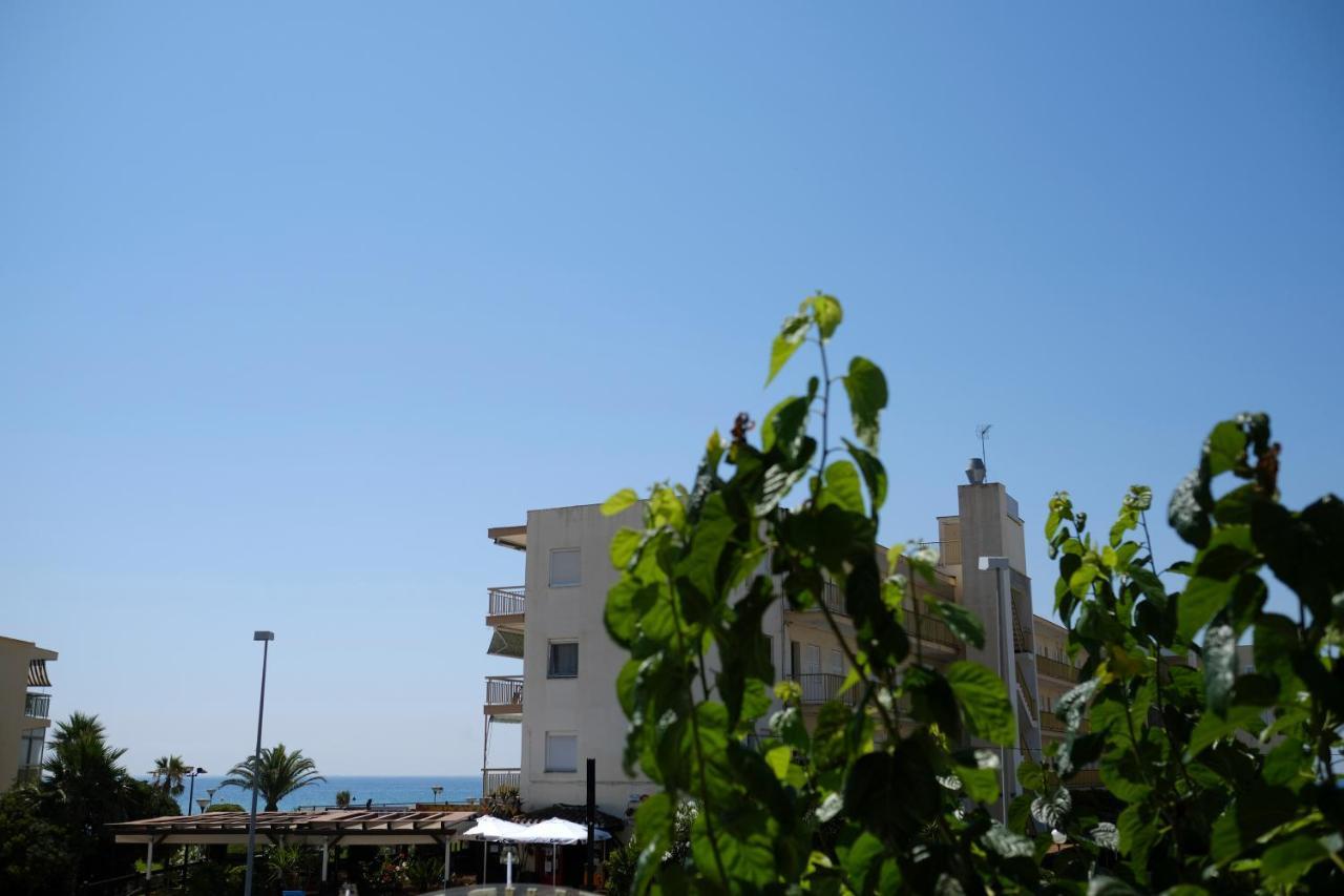 Apartaments Alex Cambrils Bagian luar foto